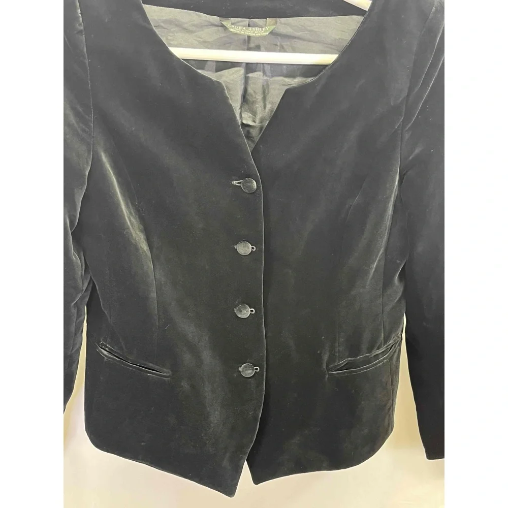 Laura Ashley NWOT Vintage Black Velvet Fitted‎ Button Up Collarless Jacket Sz 12
